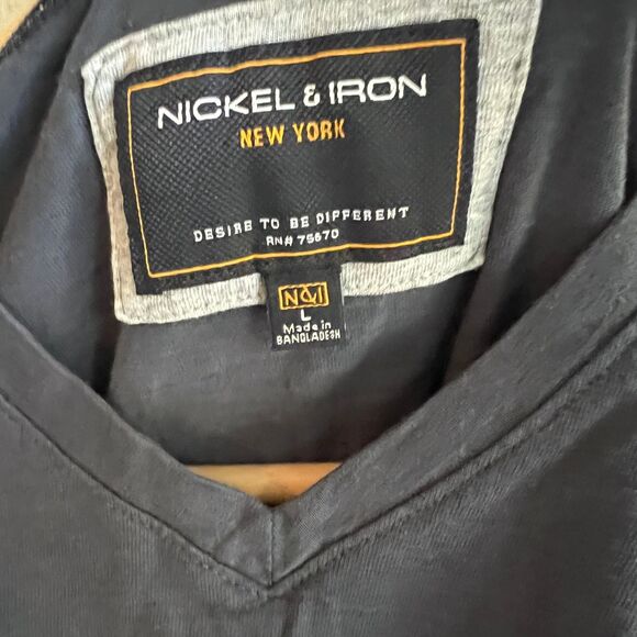Nickel & Iron New York Men's V-Neck Pocket T-Shirt - Size Large - Picture 2 of 2